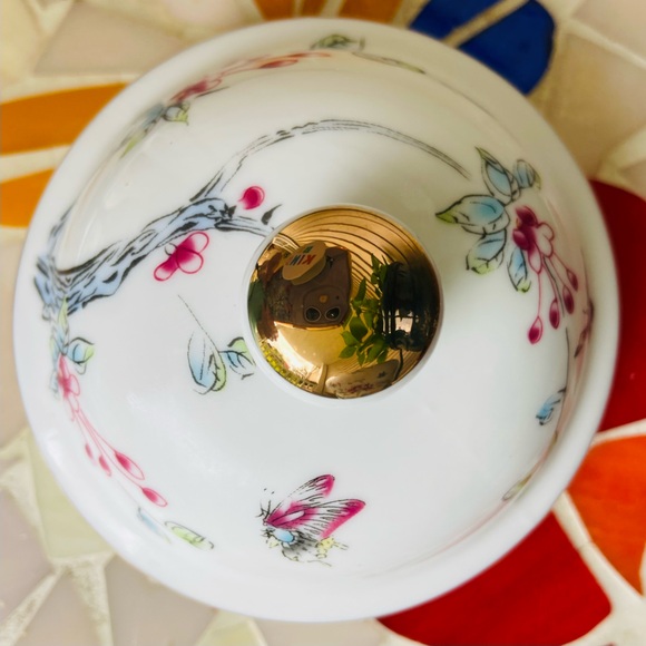 NWT Hand Painted Urn/Vessel Featuring Pheasants,Flowers,Foliage,Detailed Designs - Picture 7 of 16